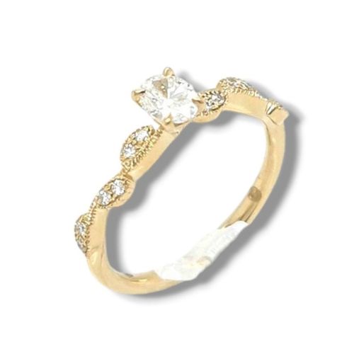 <div class="uk-panel tm-source-woo-description"><p>Solitaire Ring<br />
Ref.-Nr.: 8260/AY<br />
750/- Gelbgold<br />
Mitteilstein: 1 Diamant G VS2 oval facettiert 0,31ct.<br />
Ringschiene: Diamanten G VS1 Brillantschliff 0,08ct</p>
</div>